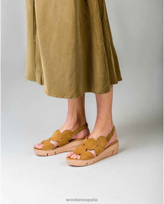 Sandalia de piel de ante color arena con detalle de círculo mujer Wonders 40486455 calzado